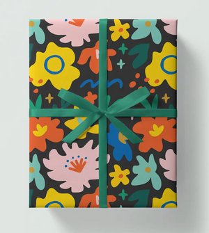 Graphic Factory Flowers Gift Wrap